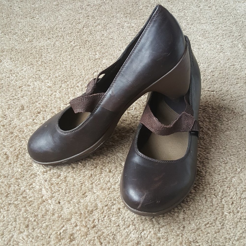 Brown Leather Pumps